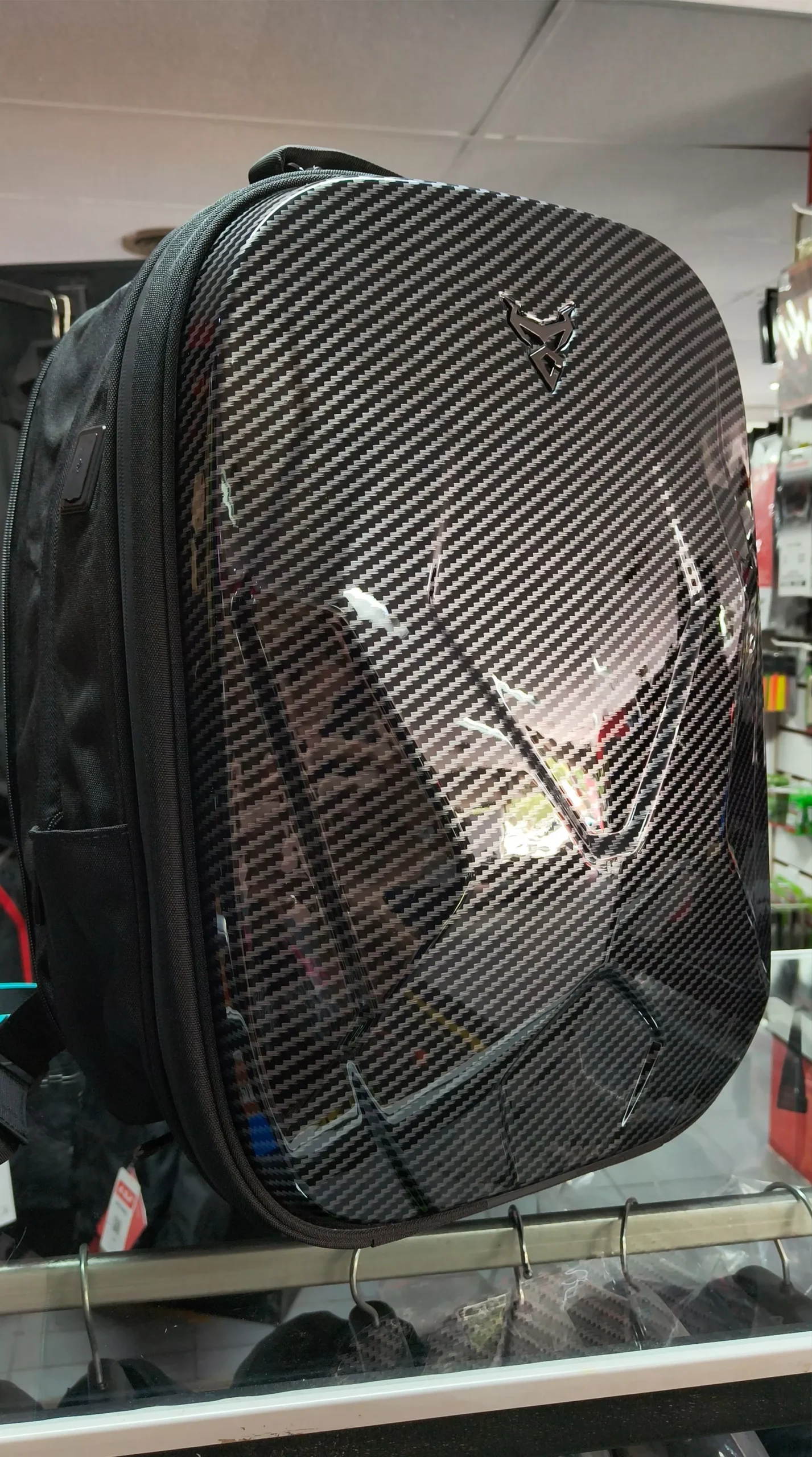 Mochila Semi Rigida Motocentric Carbono - Imagen 5